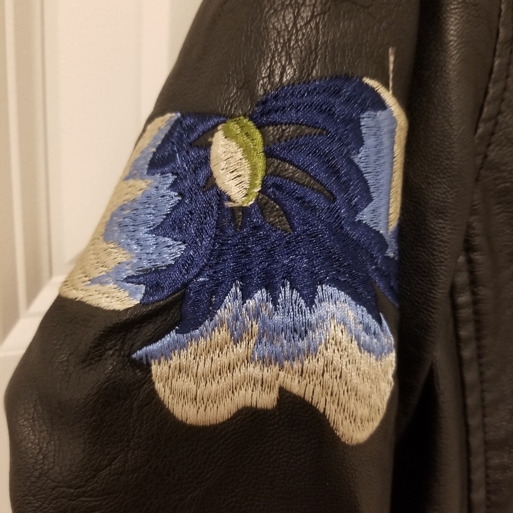 Jacket - Picture 10 of 10